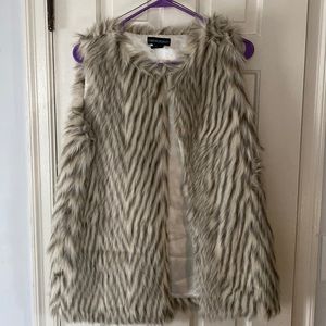 Fur vest- size Medium